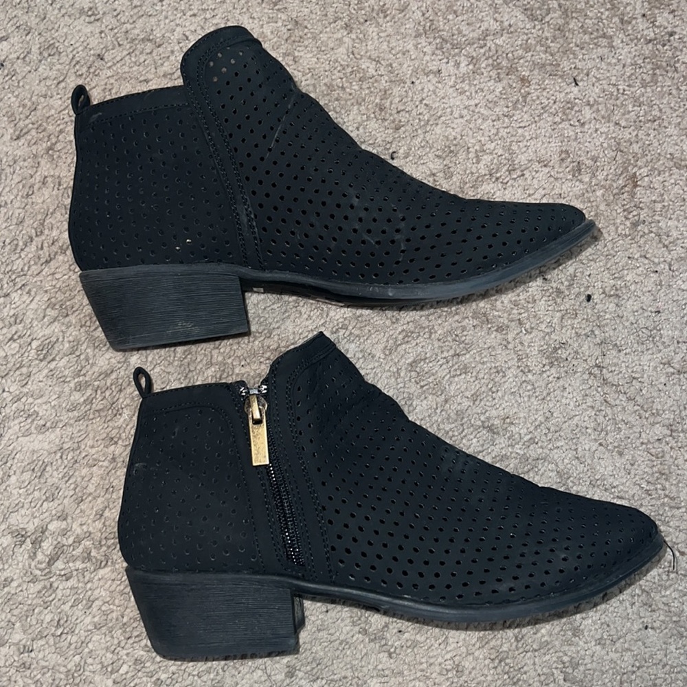 Holy Booties - Picture 6 of 7